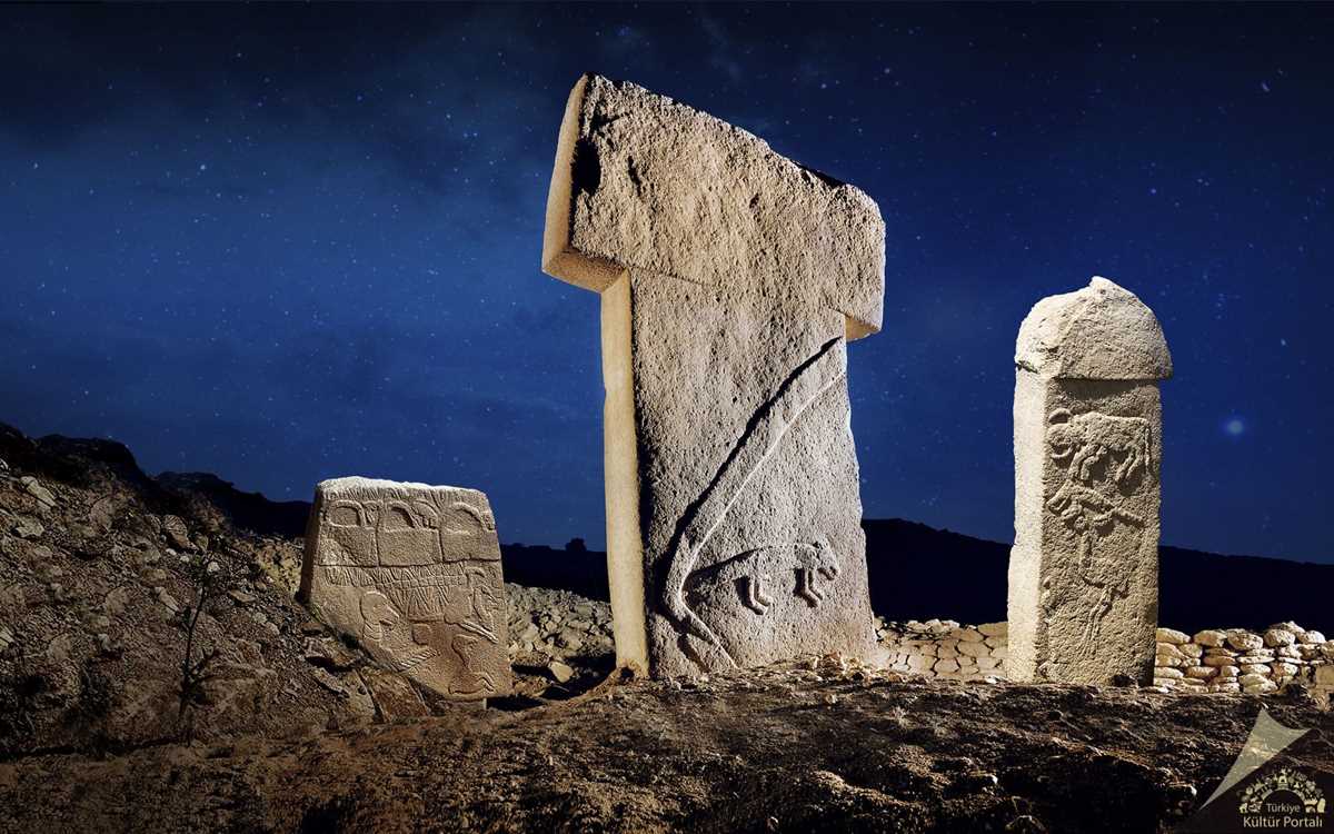 Yeni Buluşlar Işığında “Göbeklitepe ve Karahantepe Simgebilimi”